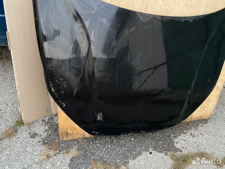 Капот на Весту