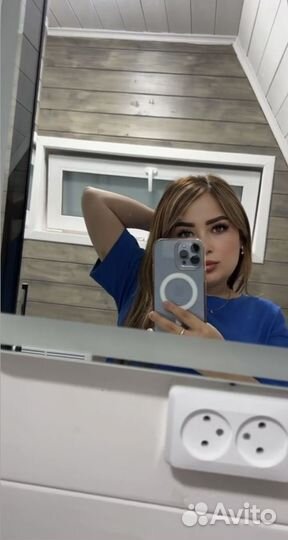 Мастер по наращиванию ресниц