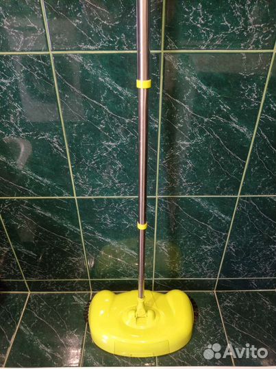 Механическая щетка для пола