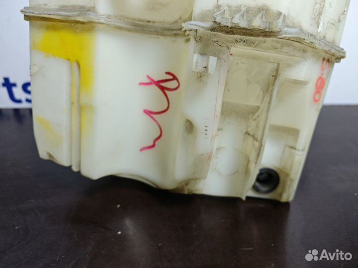 Бачок омывателя Volvo Xc70