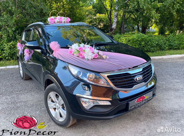 Свадебное украшение на машину в розовом цвете №125