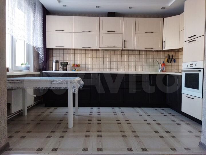 3-к. квартира, 79 м², 8/10 эт.