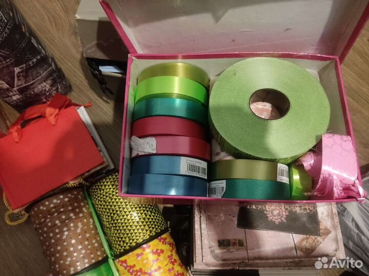 Открытки, конверты, подарочные пакеты, ленты
