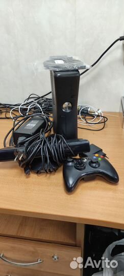 Xbox 360S (195 игр+kinect)