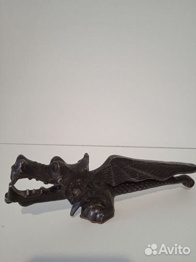 Орехоколка дракон