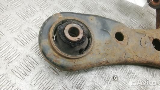 Рычаг передний нижний правый toyota RAV 4 ZSA3 (HM