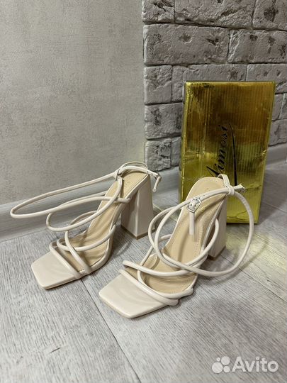 Женская обувь пакетом