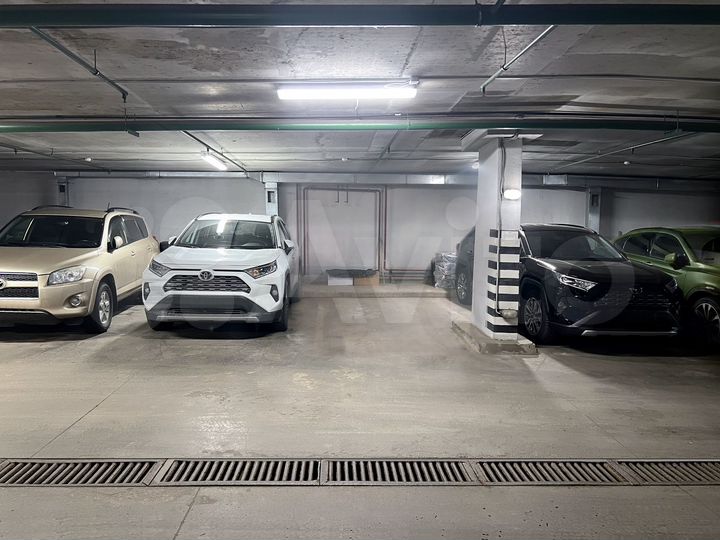 Машиноместо, 14 м²