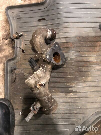 Патрубок охлаждения Pajero Sport 1