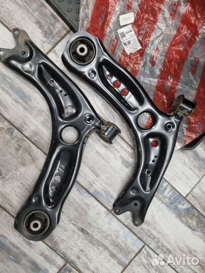 Рычаг передний Skoda Octavia a7