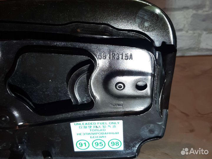 Лючок бензобака renault duster