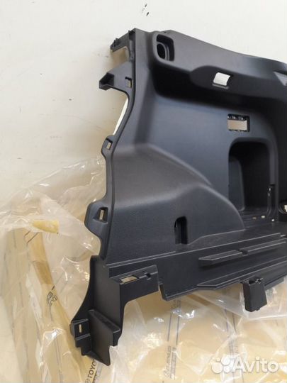 Обшивка багажника правая Toyota Rav4 50 2018-2023