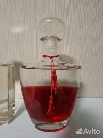 Декоративная бутылка с маслом для ванны