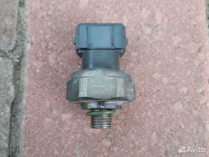 Датчик давления кондиционера Mercedes W140 W210