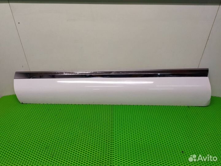 Молдинг двери передний левый Volkswagen Touareg NF