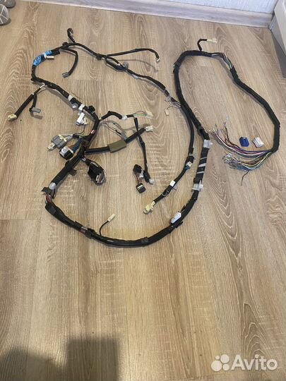 Проводка багажника toyota alphard 2002-2008