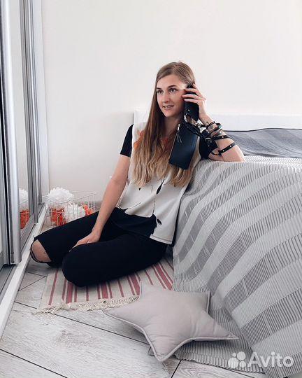 Чехол на ремешке для iPhone