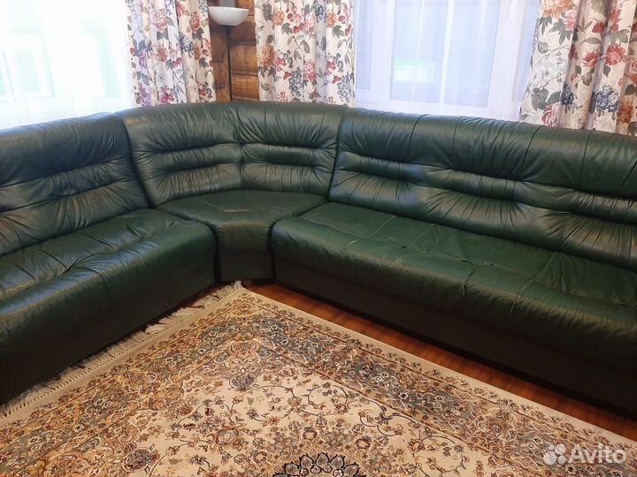 Кожаный угловой диван бу