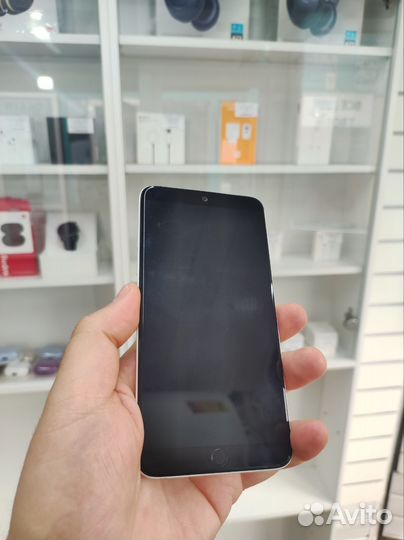 Meizu 15, 4/128 ГБ