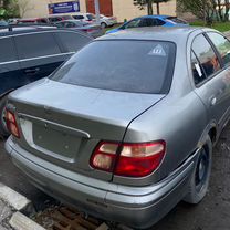 Nissan Bluebird 1.8 AT, 2000, битый, 200 000 км, с пробегом, цена 100 000 руб.