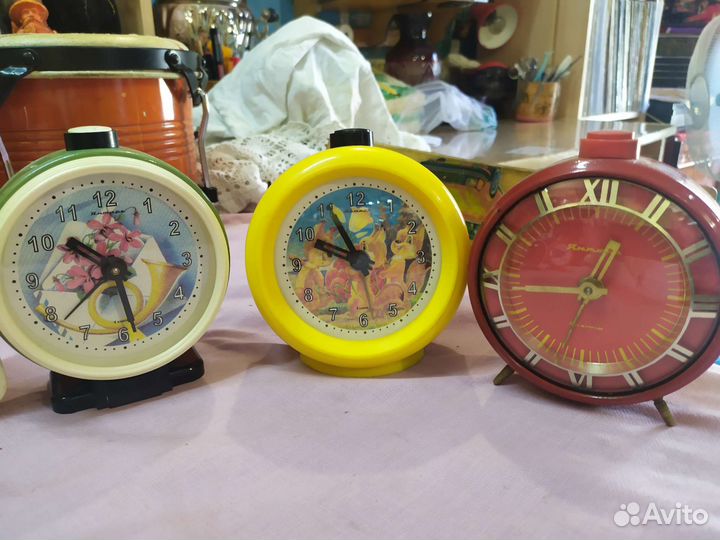СССР будильники часы Янтарь Электроника