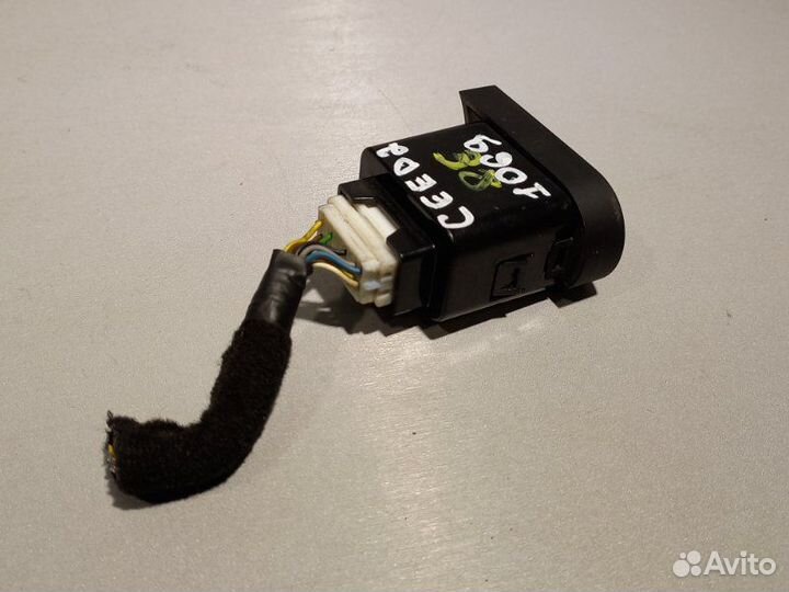 Блок USB Kia Ceed 2 универсал G4FG 2018