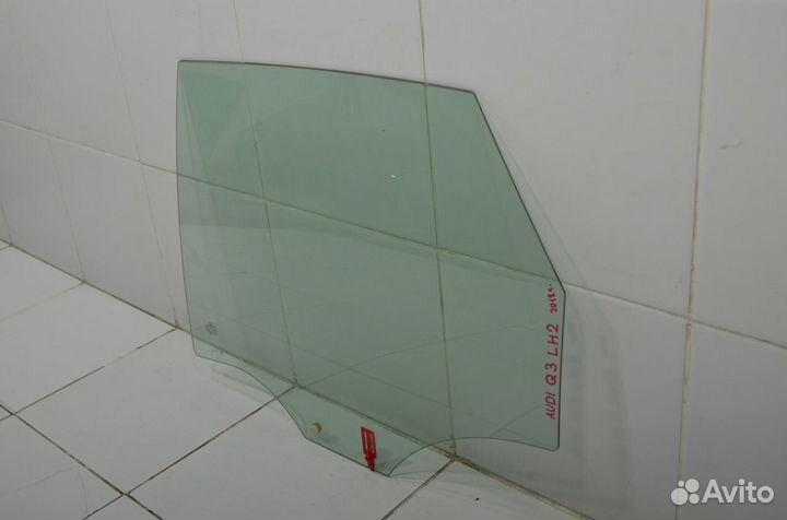 Стекло двери заднее левое Audi Q3 8U 2012
