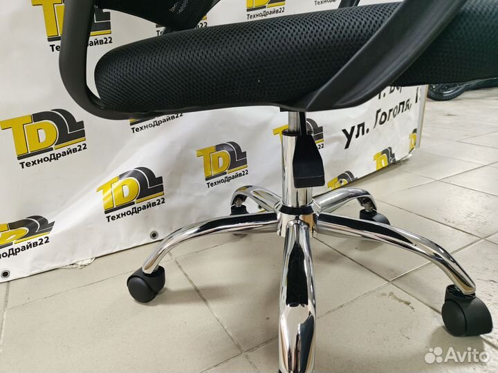 Кресло офисное новое, сетка, металл