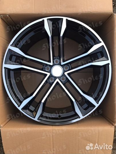 Литые диски R22 на Audi Q8 Q7