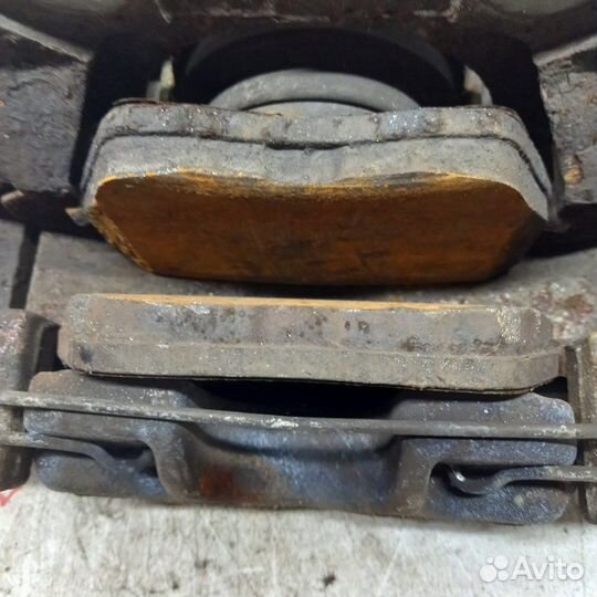 Суппорт тормозной передний правый Peugeot 308 Sw