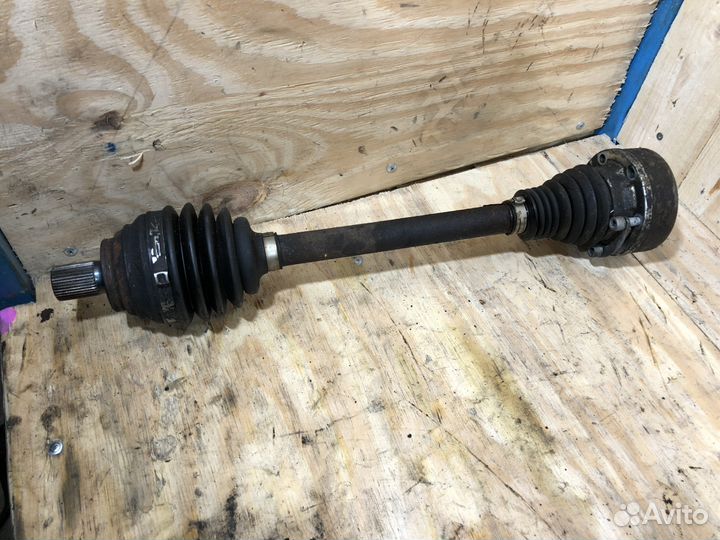 Приводной вал левый VAG 1K0407271AT МКПП