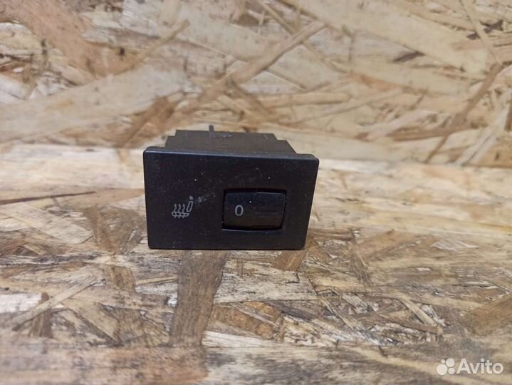 Кнопка обогрева сиденья Volkswagen Touareg 7L