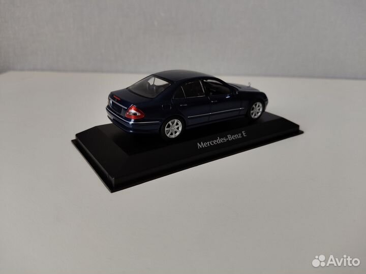 Модель Mercedes Benz W211