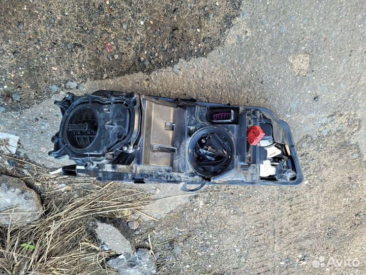 Фара левая на audi a 8