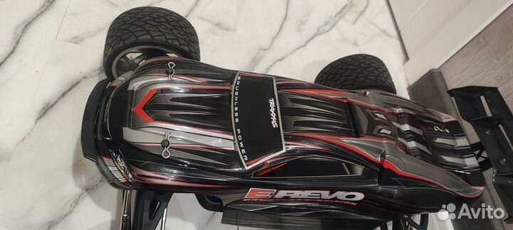 Traxxas e revo 1 8 brushless edition
