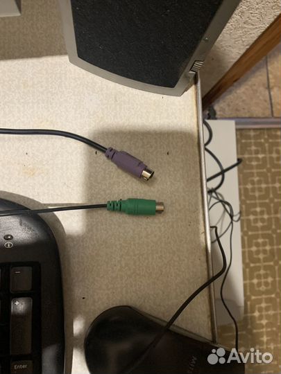 Монитор Samsung, клавиатура и мышка Logitech