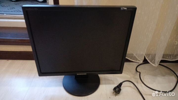 Монитор samsung