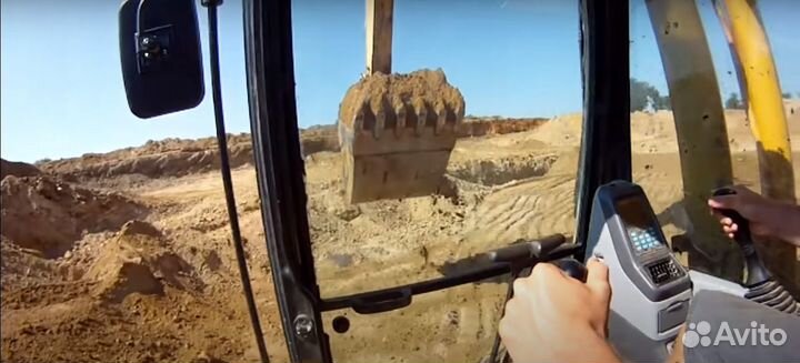 Гусеничный экскаватор