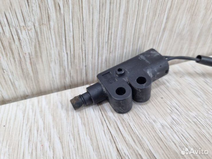 Датчик открытия капота Hyundai Solaris 2