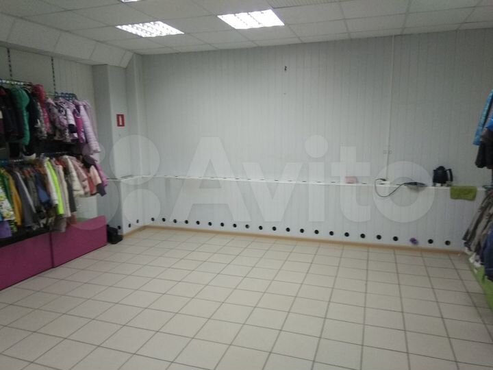 Торговая площадь, 65 м²