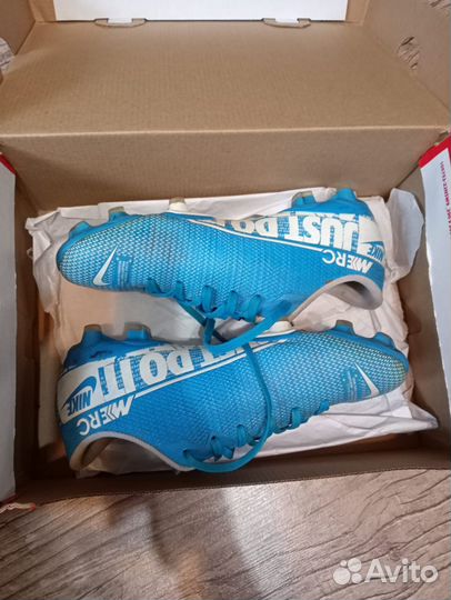 Детские футбольные бутсы 35 размер