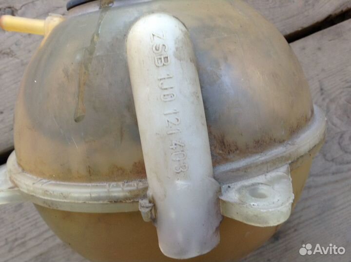 Расширительный бачок Гольф 4 1.6 разборка