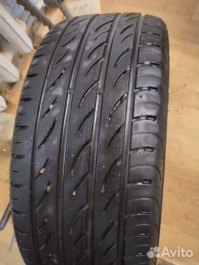 Pirelli P Zero Nero 215/45 R17