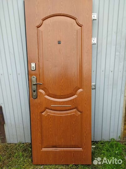 Продам дверь входную бу