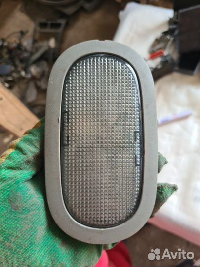 Фонарь салона Renault Symbol 2004