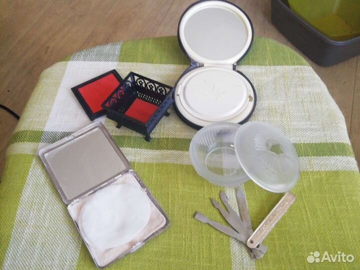 Шкатулки, пудреницы