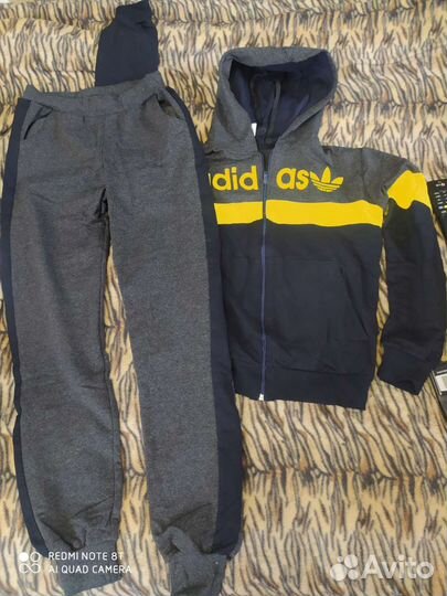 Костюм спортивный женский