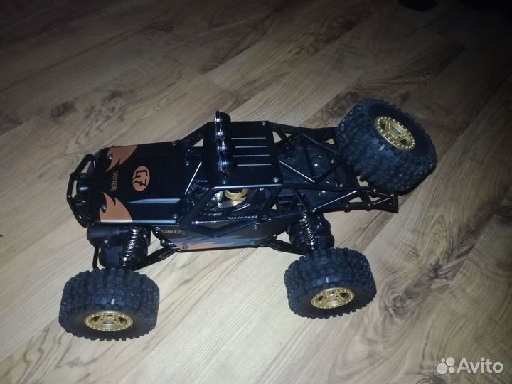 Модель на р\у. Краулер 4WD. 1:12