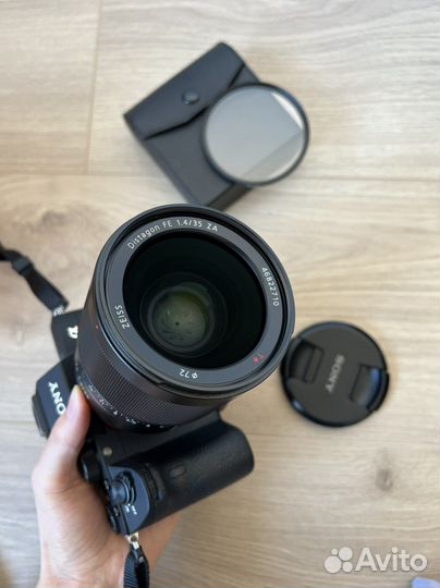 Объектив Sony Carl Zeiss Distagon 35мм F1.4