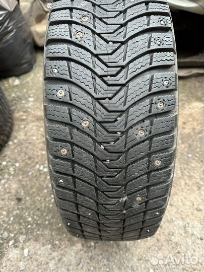 Michelin 4x4 Alpin 215/65 R16